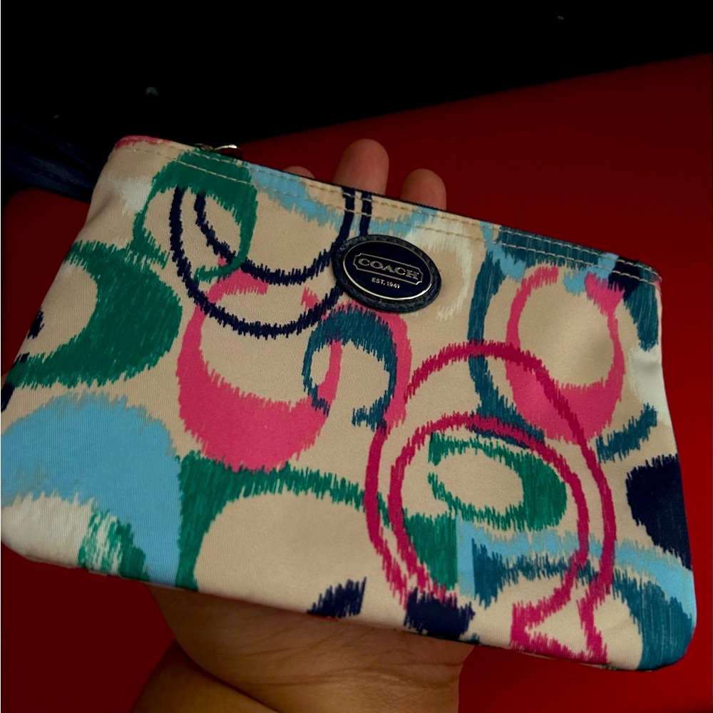 Coach Pouch - Picture 6 of 6